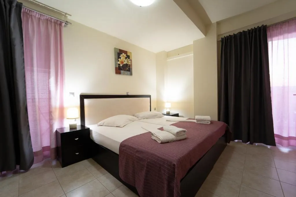 FAMILY ROOM WITH TERRACE Room, Golden Rose, Crete