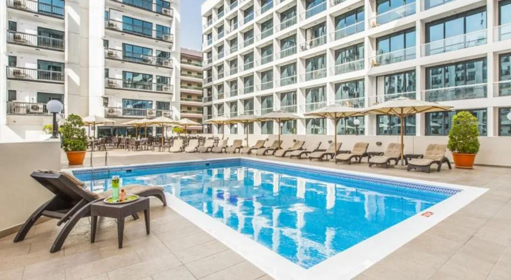 Pool, Golden Sands Hotel Apartments, Dubai