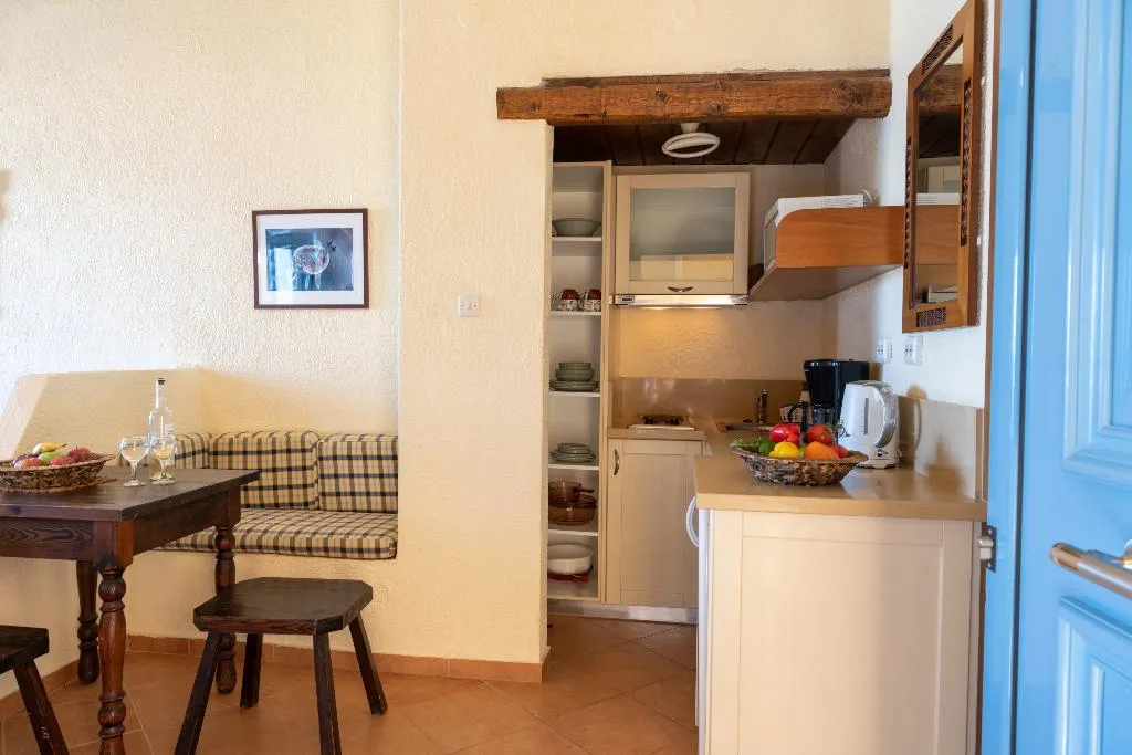 APARTMENT SEA FRONT Room, Porto Sisi Hotel Apartments, Crete