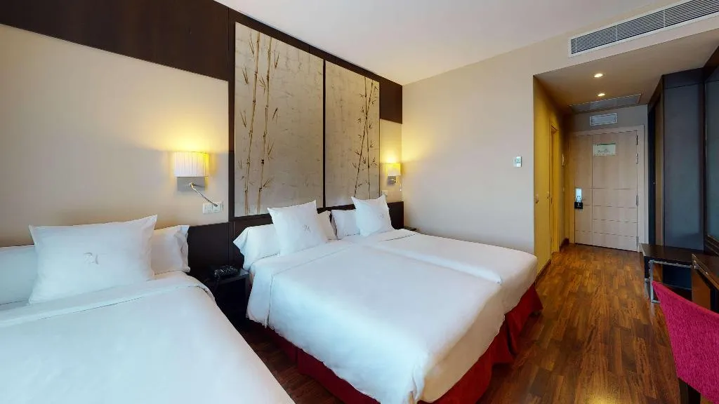 Room SUPERIOR Room, Radisson RED Madrid, Madrid