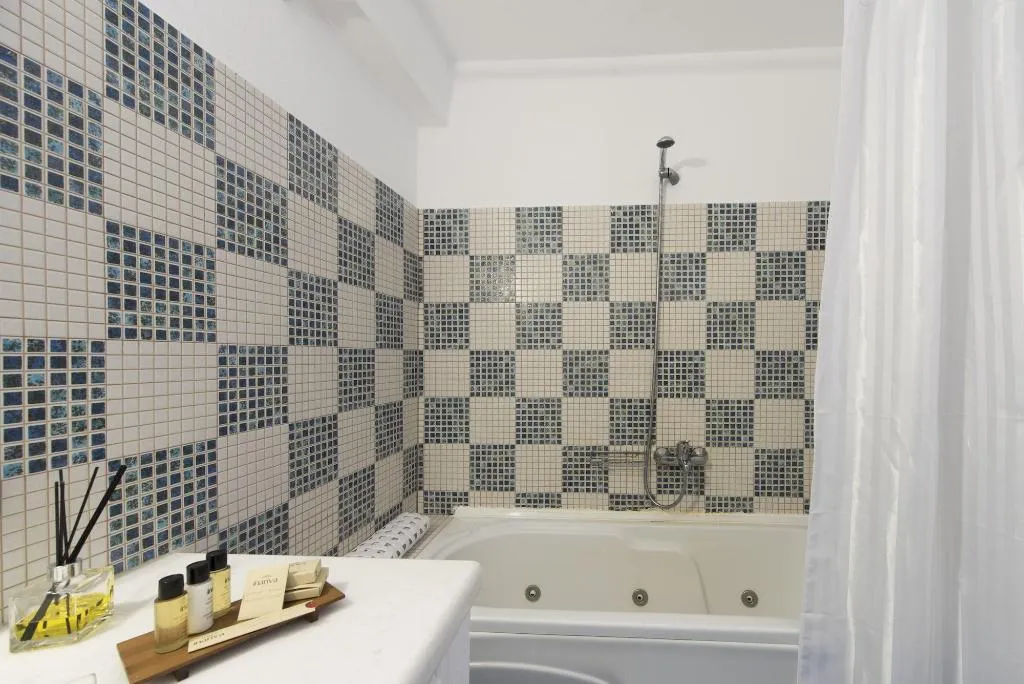Room, Kastro Suites, Santorini