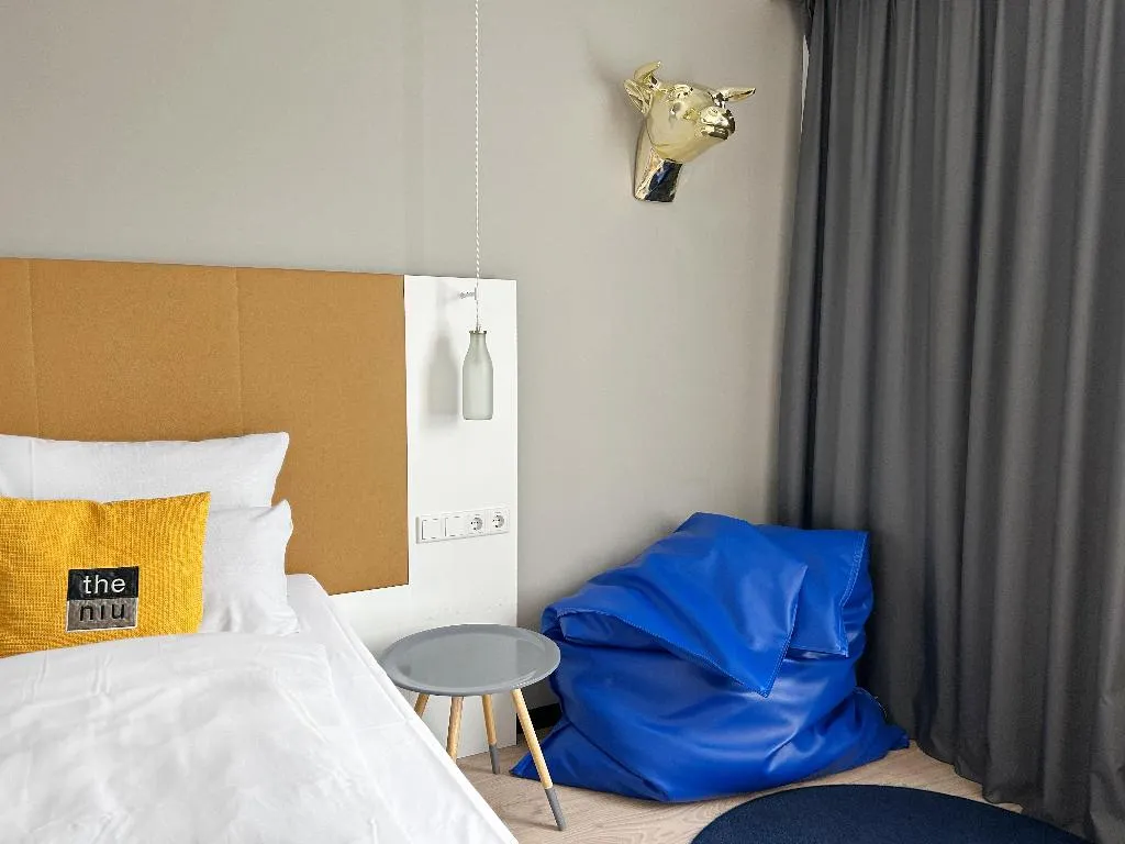 DOUBLE PREMIUM QUEEN BED Room, Holiday Inn - the niu, Dairy Haarlem, Amsterdam