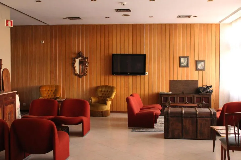 Lobby, Meia Lua, Porto