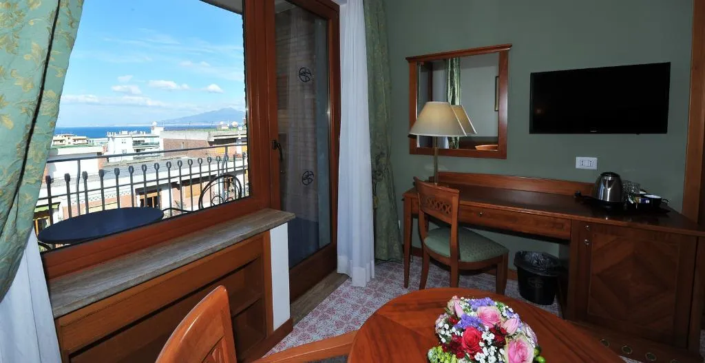 DOUBLE SUPERIOR SEA VIEW Room, Grand Hotel Cesare Augusto, Naples