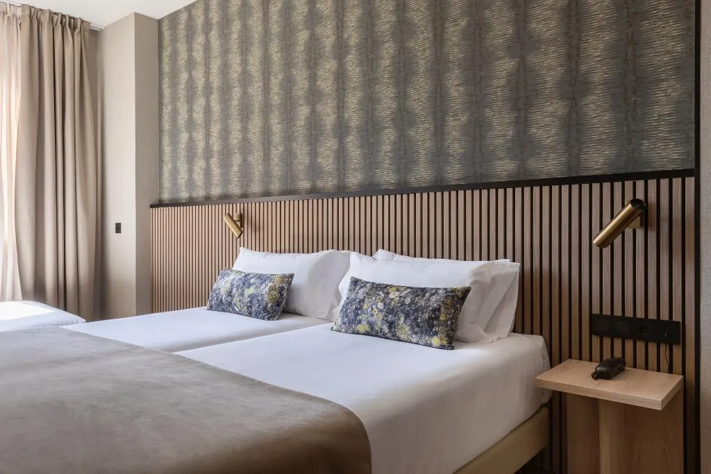 TRIPLE SUPERIOR Room, Acta Piramides, Madrid