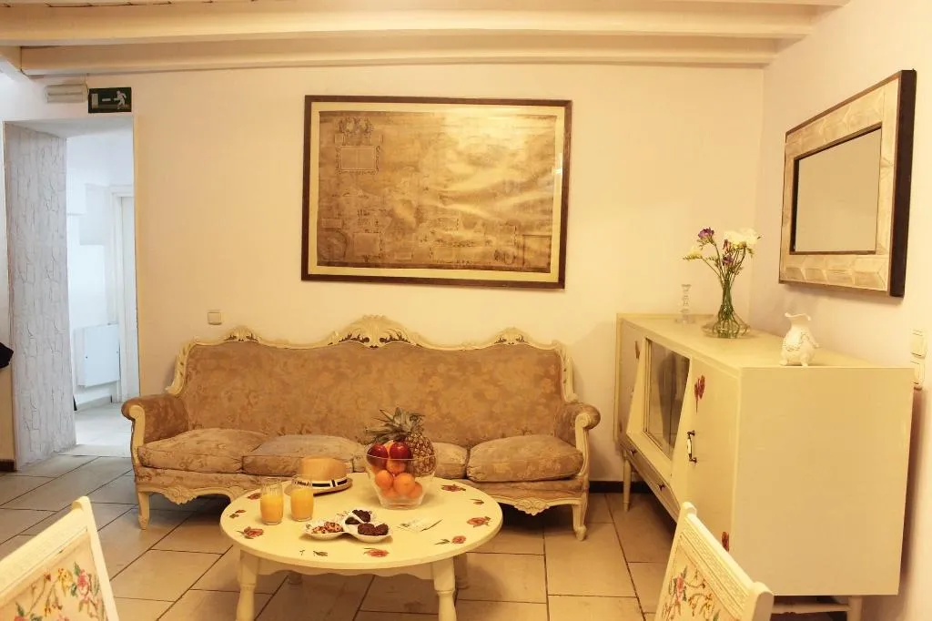 Lobby, Bozzali, Crete