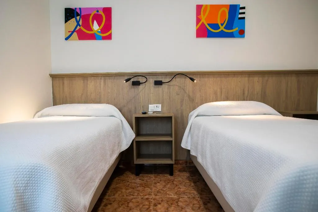 DOUBLE WITH DOUBLE BED Room, Pensión dulces sueños, Seville