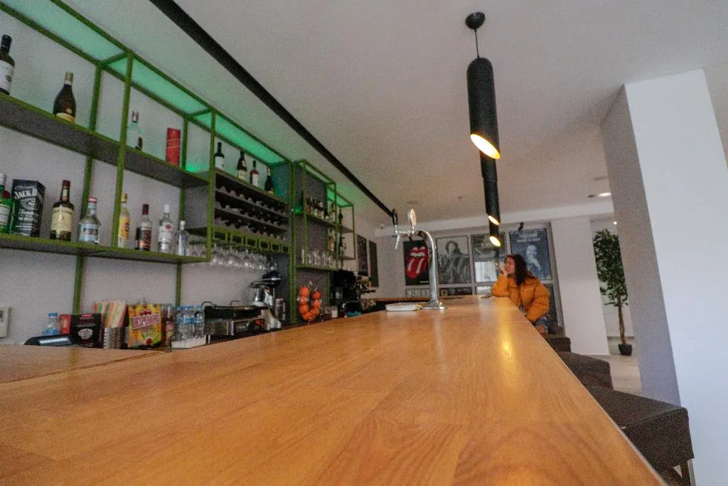 Bar, Athens Hawks, Athens