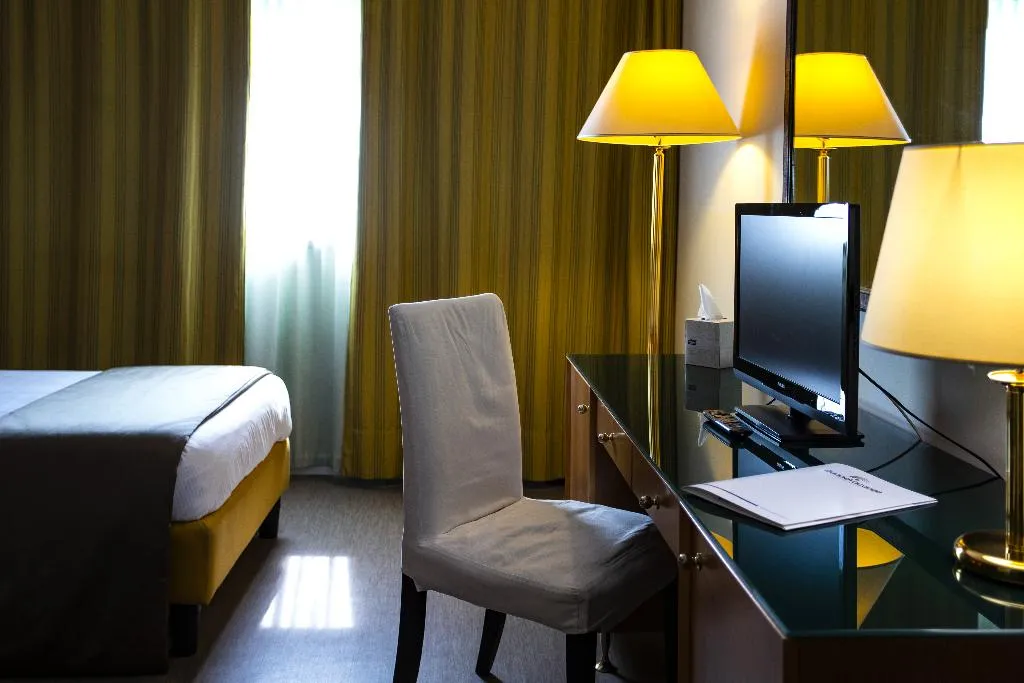 TRIPLE CLASSIC Room, BV Oly Hotel, Rome