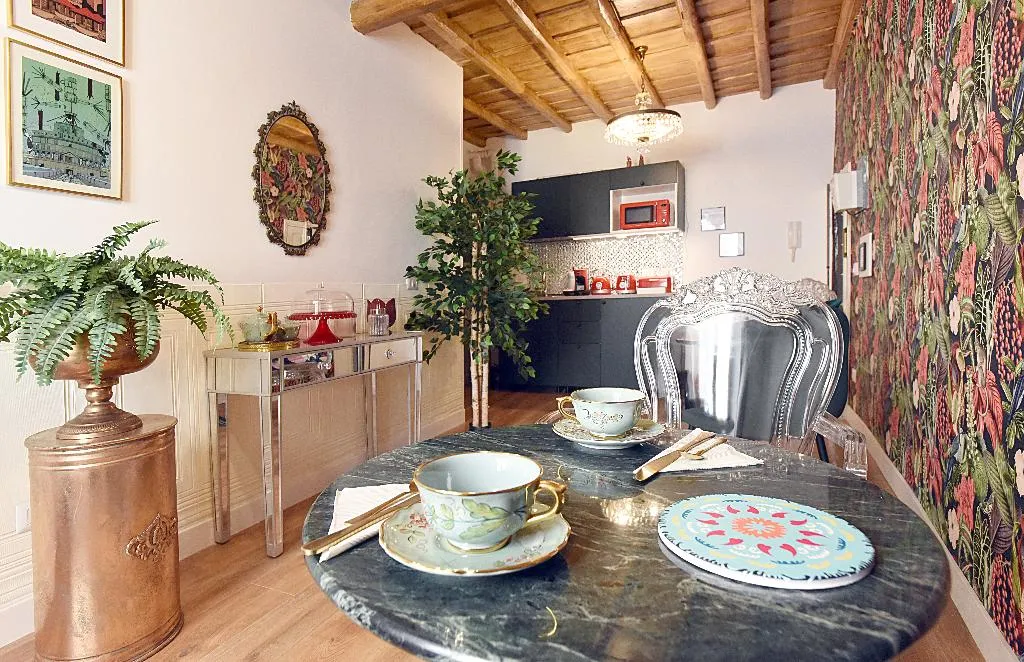 DOUBLE DELUXE ONE BED Room, Guest House Ventisei Scalini A Trastevere, Rome