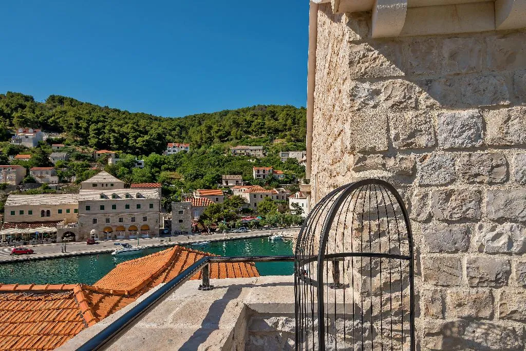 SUITE WITH BALCONY Room, Puteus Palace Heritage hotel, Split