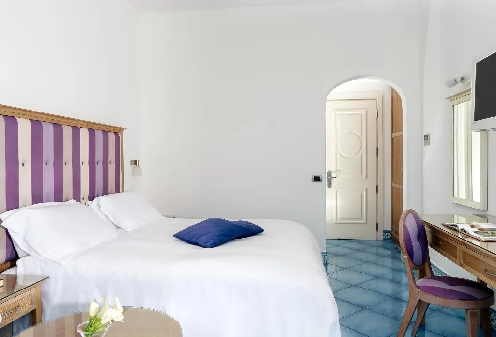 Room DELUXE SEA VIEW Room, La Floridiana, Naples
