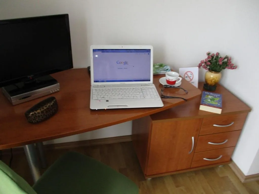 Room, Pink Inn, Split
