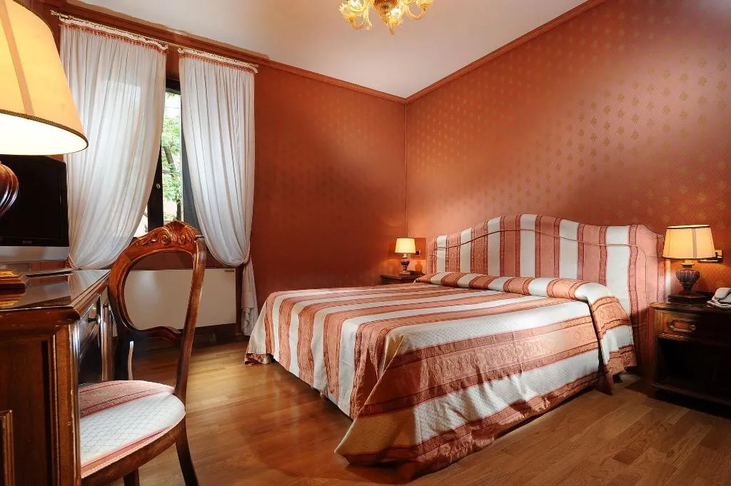 Room, Abbazia, Venice