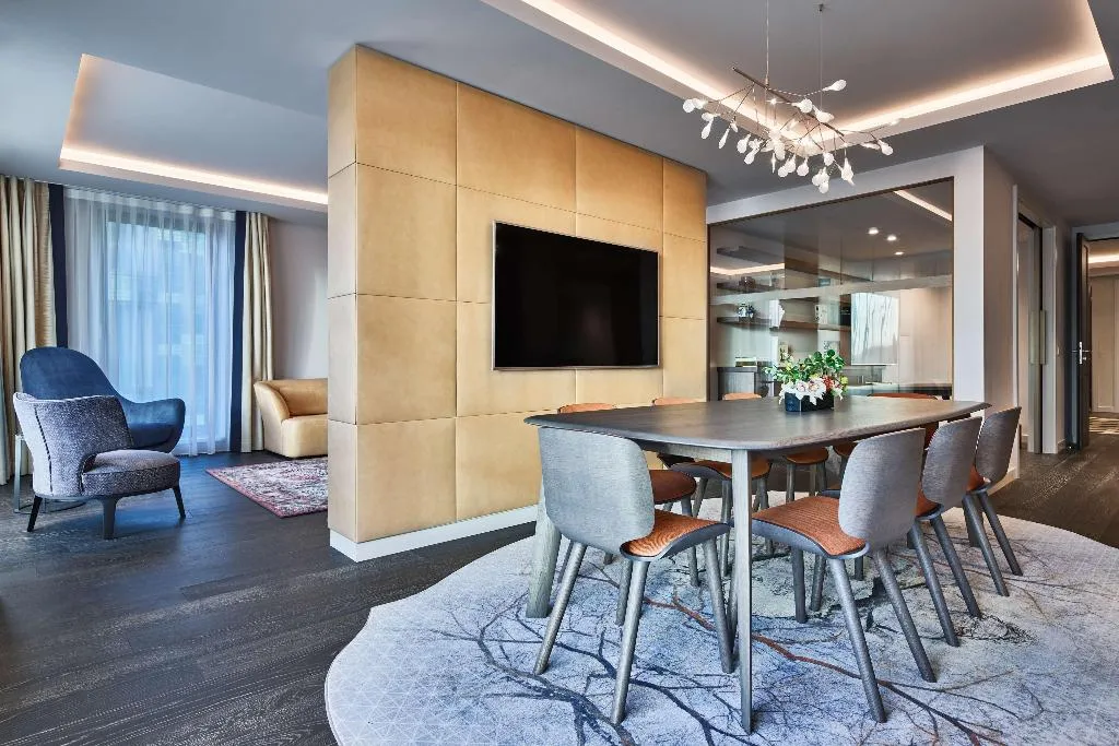 Room, Hyatt Regency Amsterdam, Amsterdam