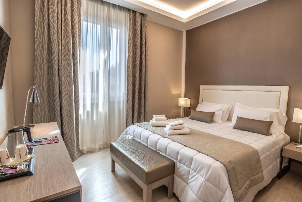 JUNIOR SUITE STANDARD Room, Genova, Rome