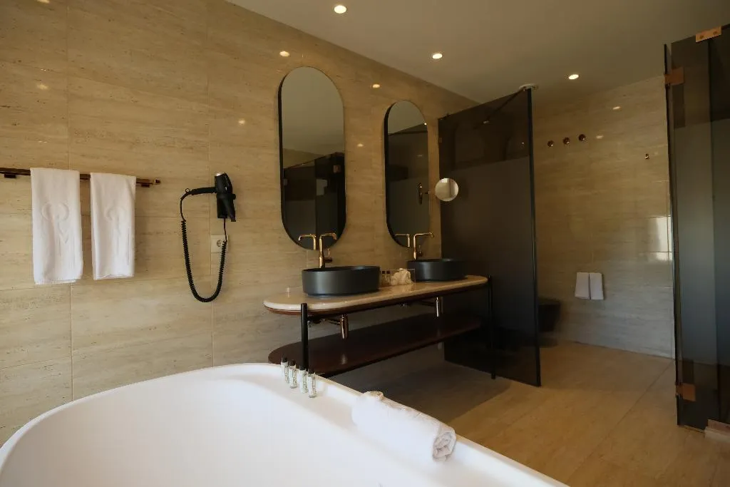 SUITE WITH TERRACE Room, Quinta Da Maquia Hotel, Lisbon