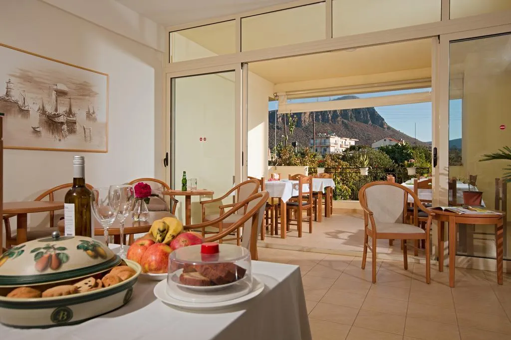 Restaurant, Fotis Studios & Apartments, Crete