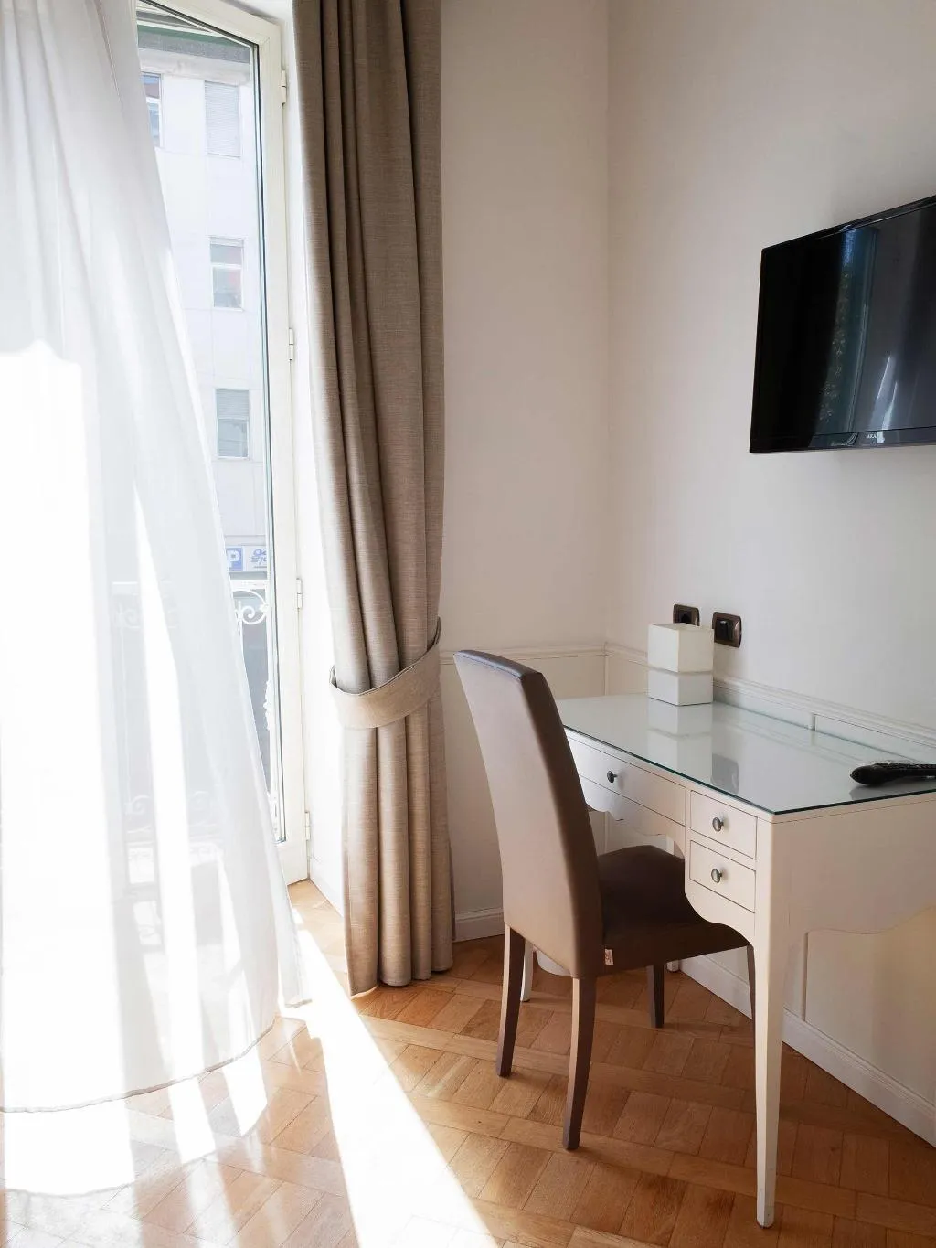 DOUBLE SINGLE USE STANDARD Room, Grand Hotel Europa, Naples