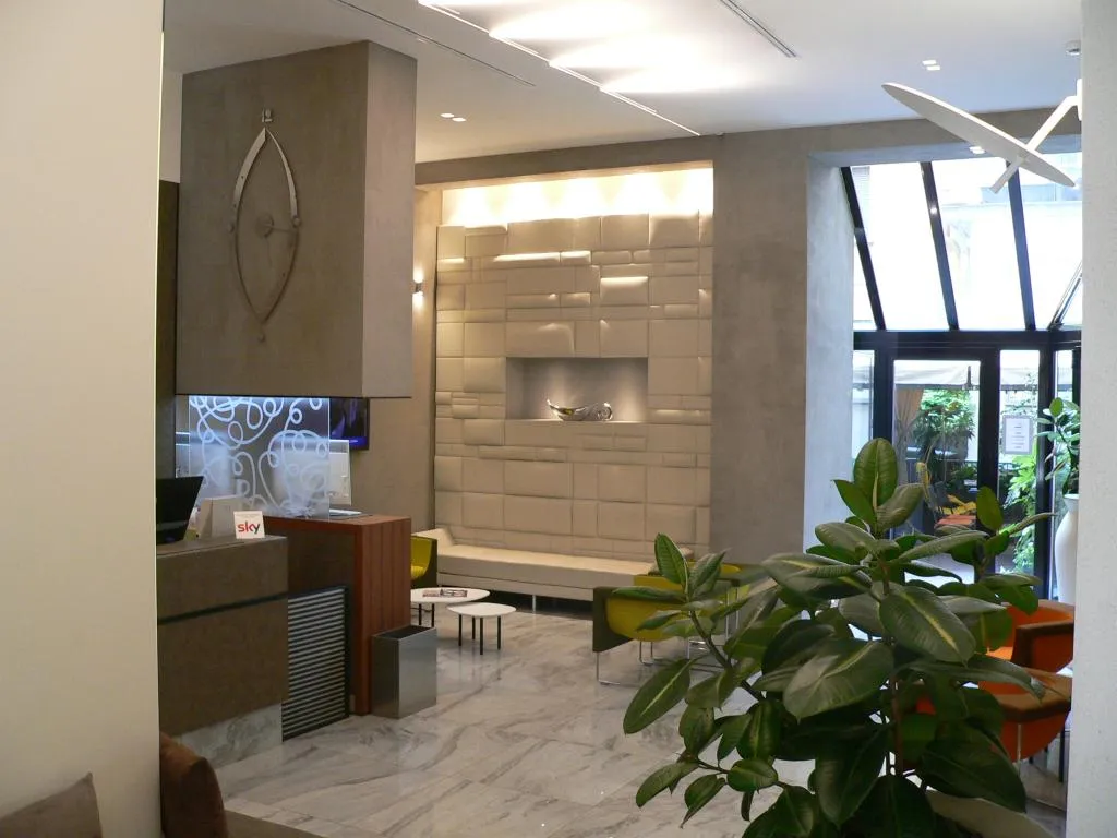 Lobby, Soperga, Milan