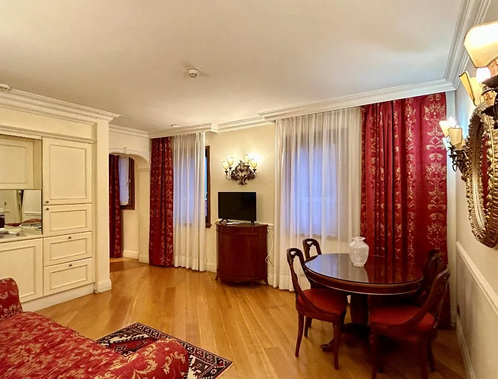 APARTMENT SUPERIOR CAPACITY 3 Room, Torre dell’Orologio Signature Residence, Venice