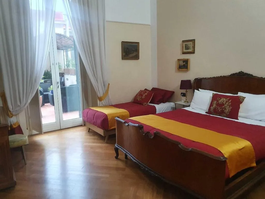Room, Moon Luxury Rooms & Apartments, Naples