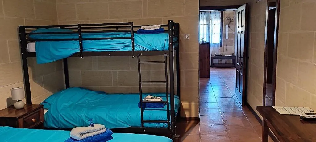 Room, Grotto's Paradise B&B, Gozo