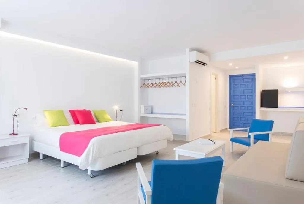 Double or Twin POOL VIEW Room, Guya Wave, Majorca