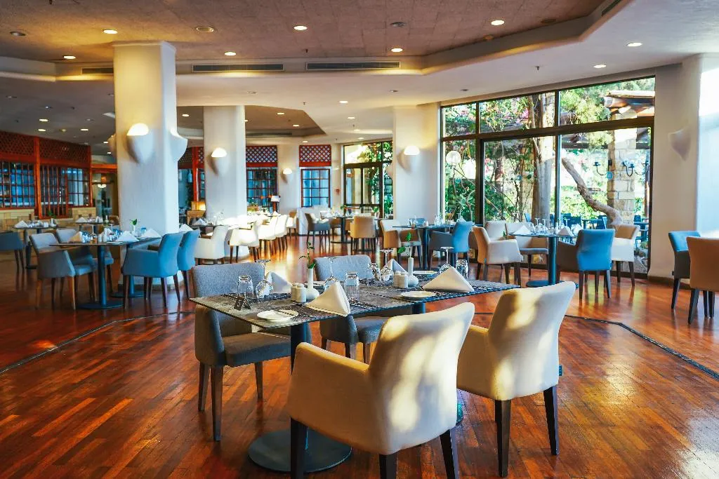 Restaurant, Coral Beach Hotel and Resort, Cyprus