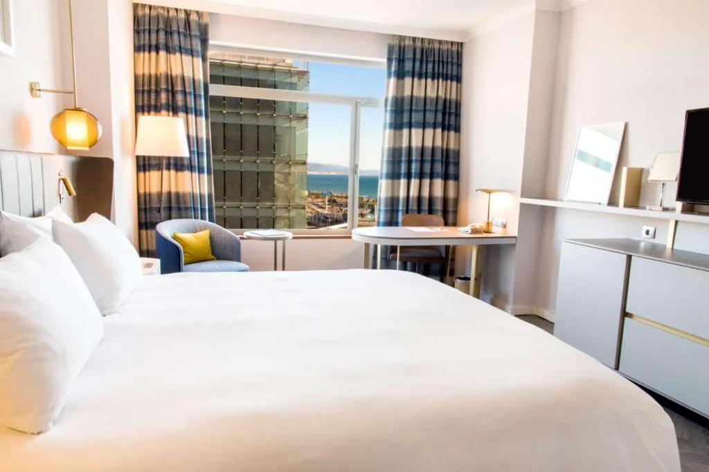 DOUBLE EXECUTIVE KING BED Room, Hilton Diagonal Mar Barcelona, Barcelona