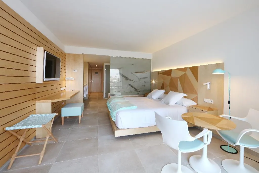 FAMILY ROOM STANDARD Room, Iberostar Selection Playa de Palma, Majorca