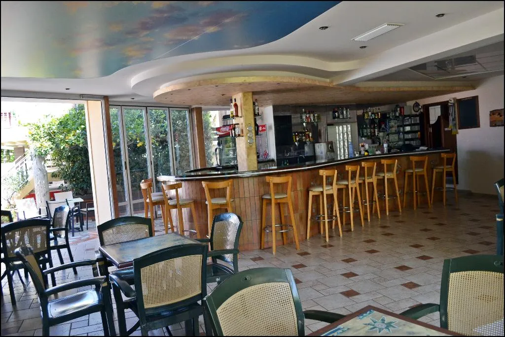 Bar, La Luna Apartments, Crete