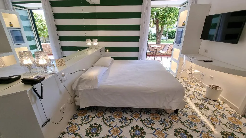Double or Twin GARDEN VIEW Room, Hotel Alpha, Naples