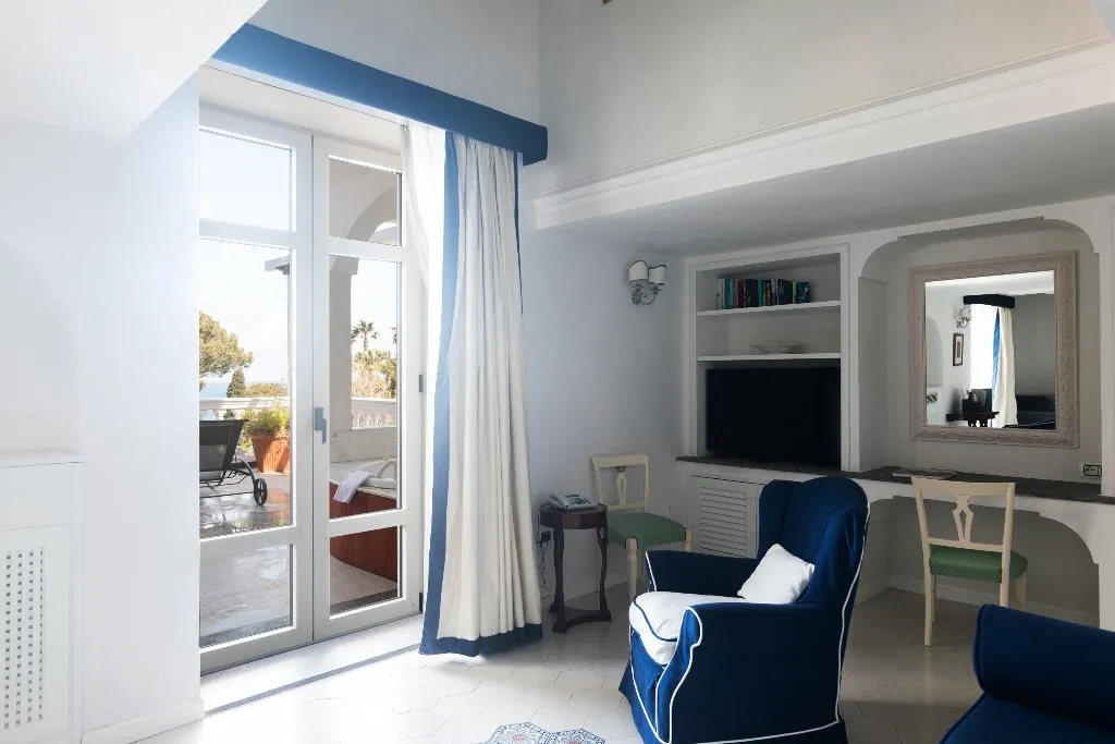 SUITE Presidential WITH VIEWS Room, Grand Hotel Cocumella, Naples