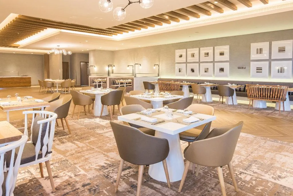 Restaurant, Holiday Inn & Suites Dubai Festival City, Dubai