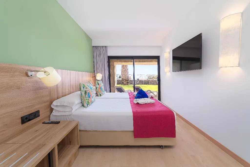 FAMILY ROOM TWO BEDROOMS Room, Costa Calero Thalasso& Spa, Lanzarote