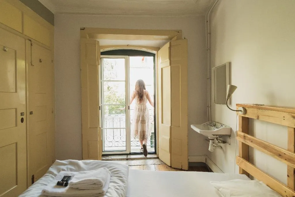DOUBLE WITH SHARED BATHROOM Room, WOT New Lisbon Social, Lisbon