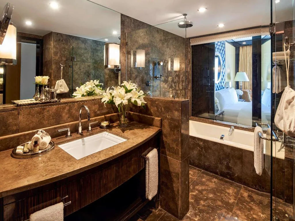 Room, Fairmont Nile City, Cairo