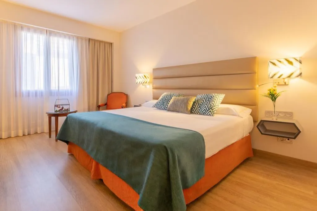 Room, Izan Trujillo, Madrid