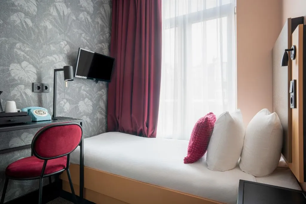 SINGLE STANDARD Room, Krisotel, Amsterdam