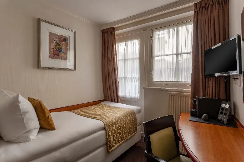 SINGLE STANDARD Room, Avenue, Amsterdam