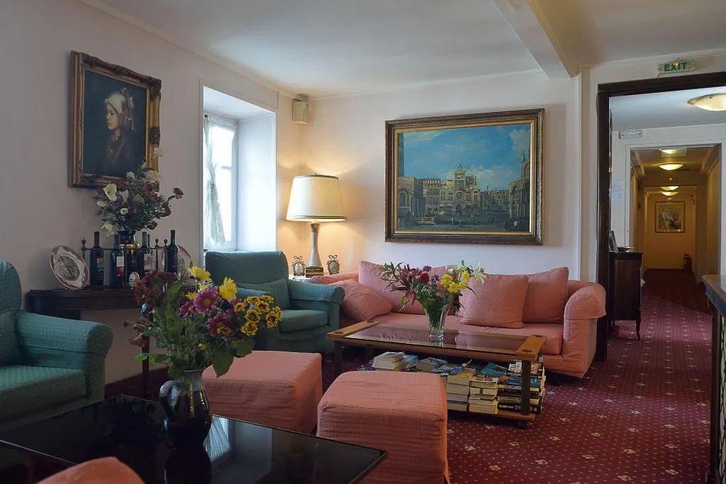 Lobby, Kostantinoupolis, Corfu
