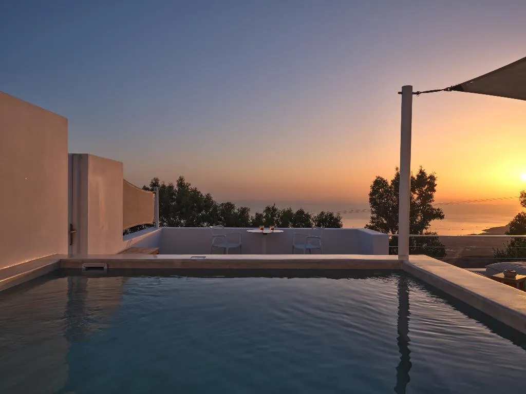 SUITE WITH PRIVATE POOL Room, Santorini Heights, Santorini