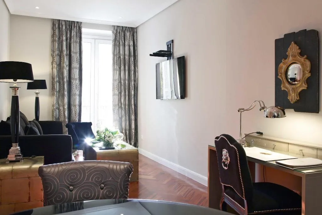JUNIOR SUITE KING SIZE BED Room, Luxury Suites Madrid, Madrid