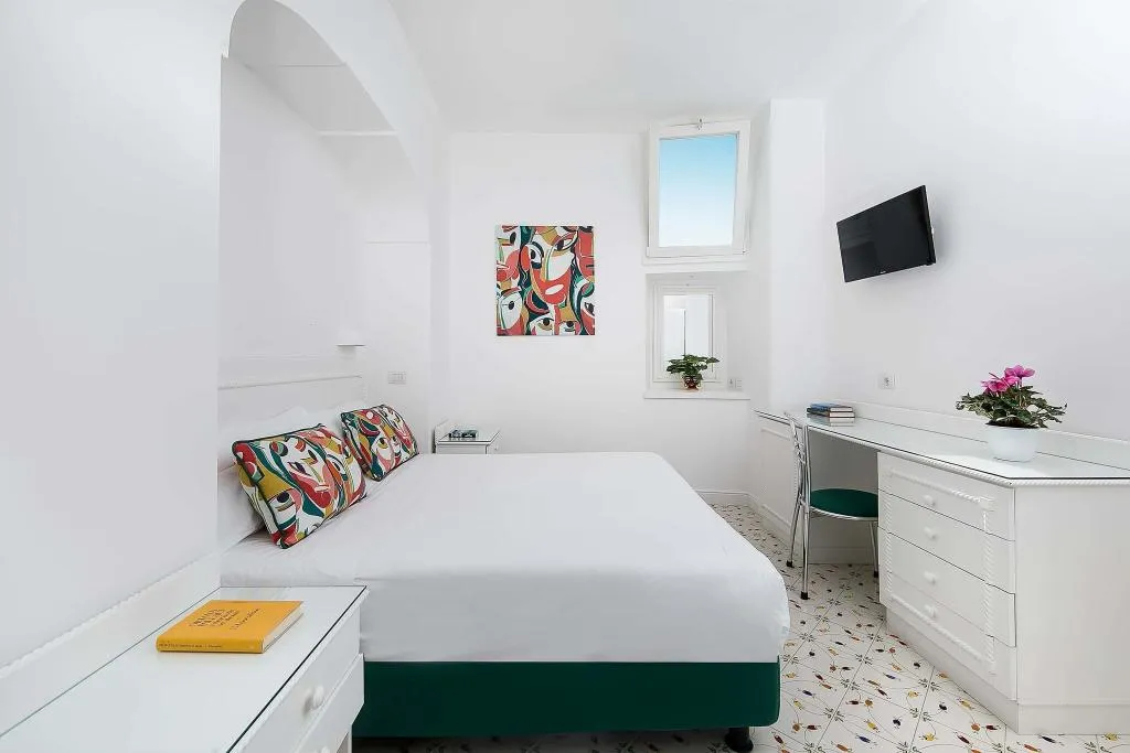Double or Twin ECONOMY Room, Tramonto D'oro, Naples