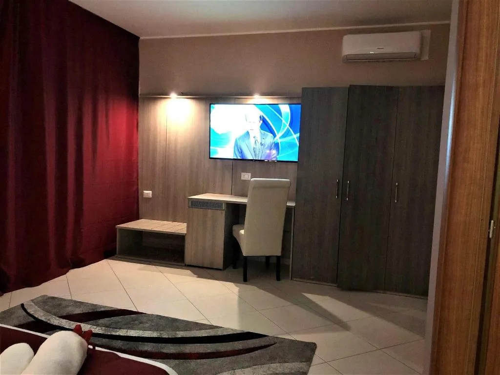 Room, La Piazzetta Guest House, Olbia