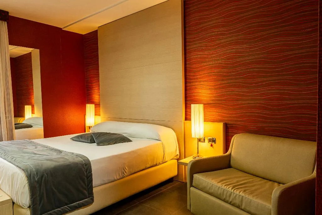 Double or Twin SUPERIOR Room, Hotel Premiere, Naples
