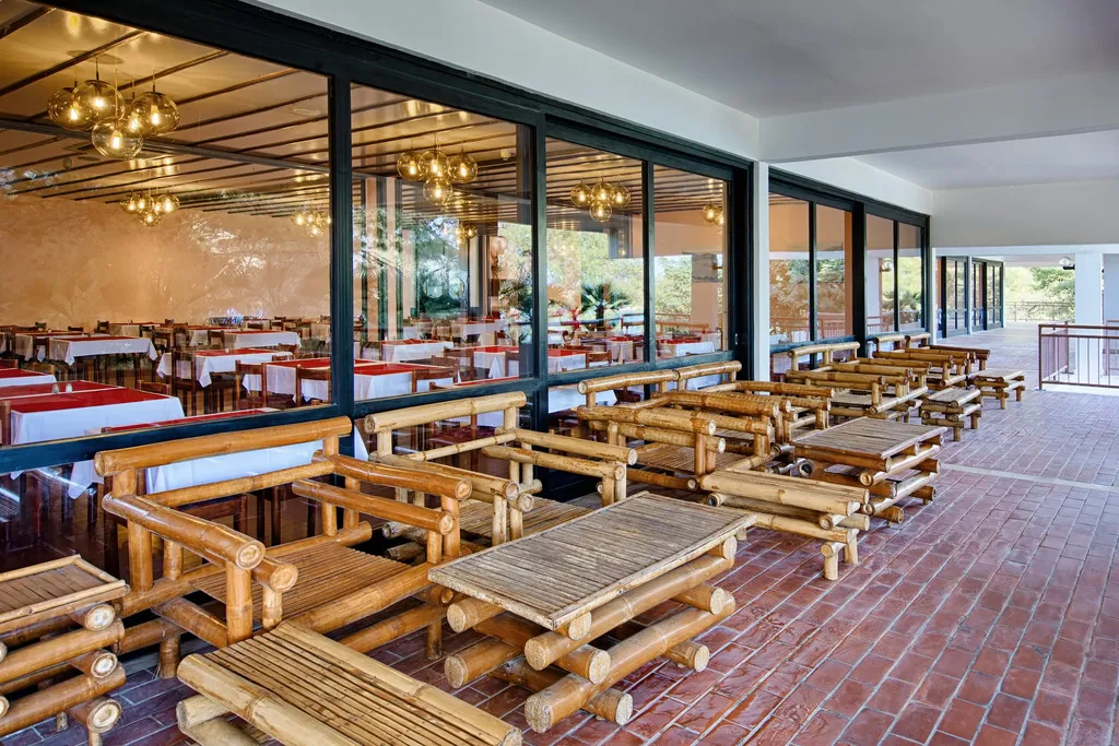 Terrace, Issa, Split