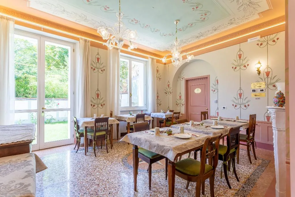 Lobby, Villa Tortorelli, Florence