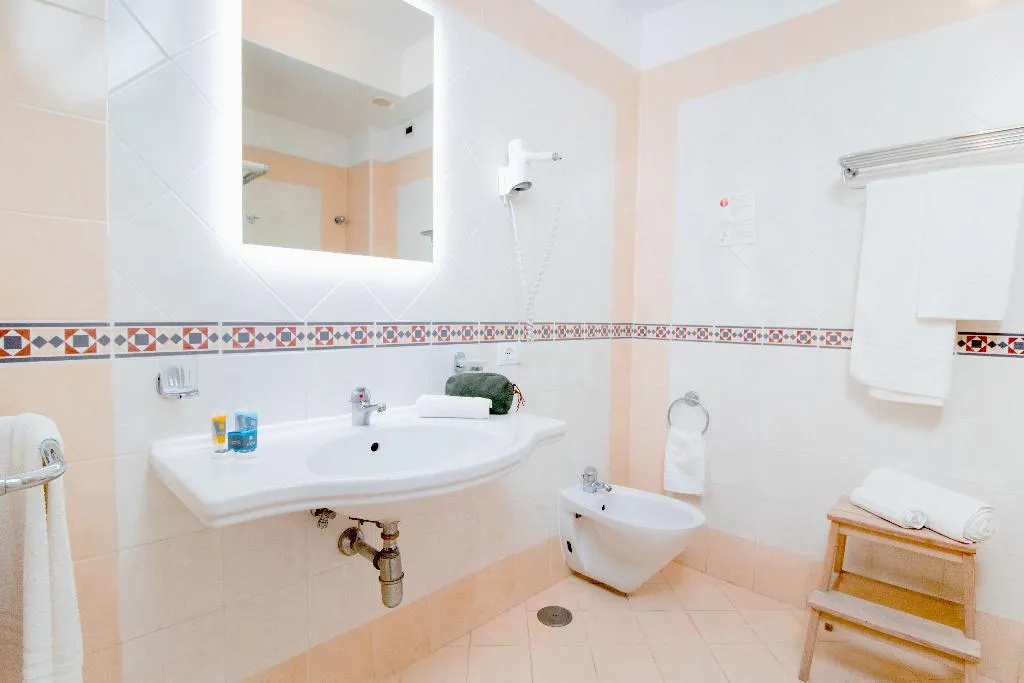 SINGLE STANDARD Room, Rivage Hotel, Naples
